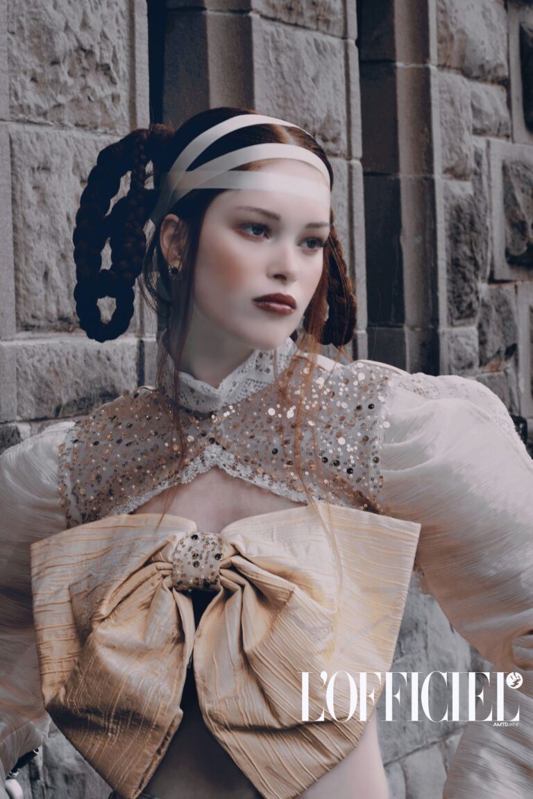 The Hidden Garden: Encaje de Camariñas y corsetería en L’Officiel