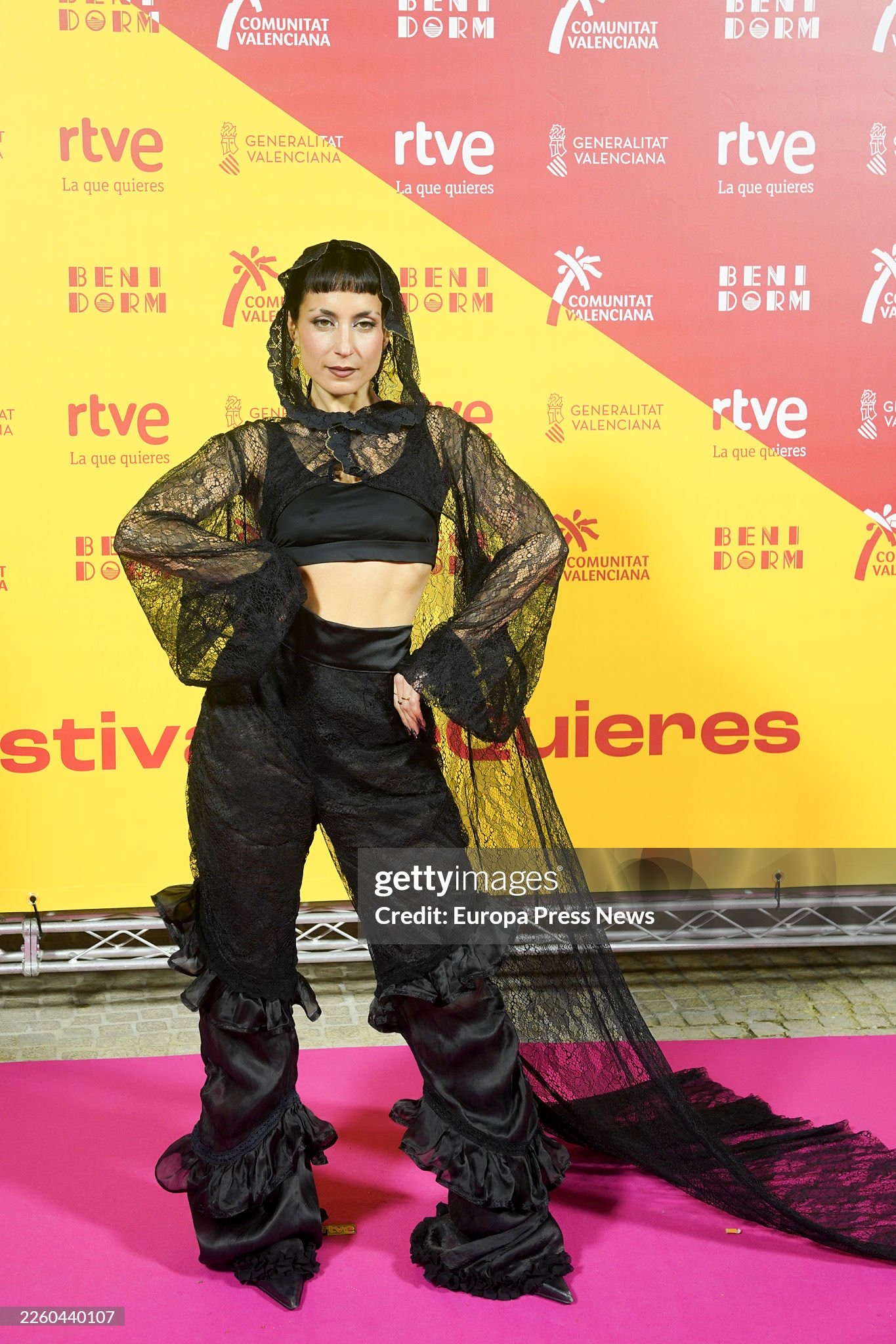 Rosalinda Galán con total look Xaneiro en photocall Benidorm Fest
